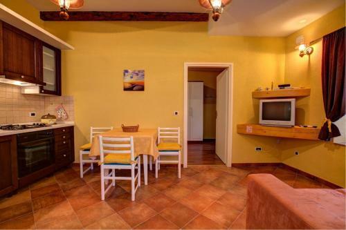 Visignano Villa Sleeps 6 Pool Air Con Wifi