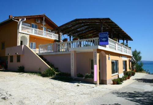 Hostal Apartments And Rooms Sandy Beach