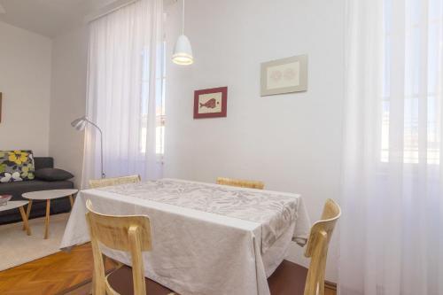 Apartment Miljenko