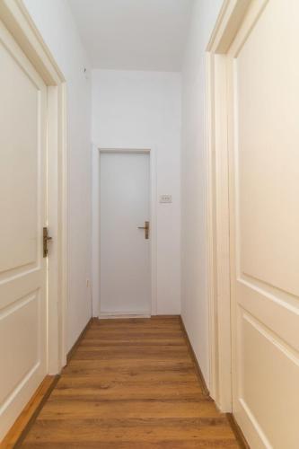 Apartment Miljenko