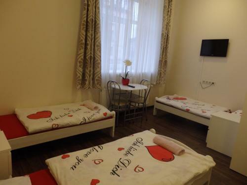 Happy Hotel