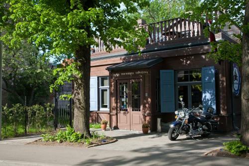 Hostal Two Wheels