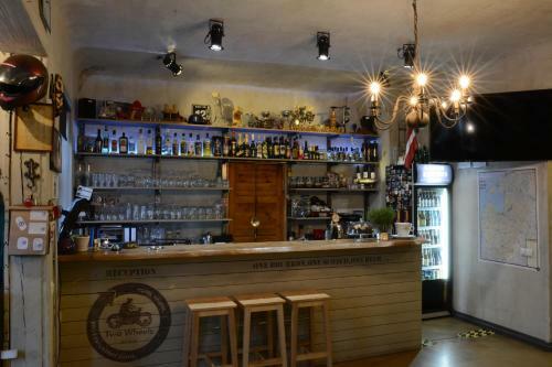 Hostal Two Wheels