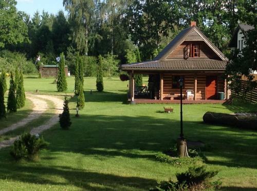 Forest Edge Lodge And House