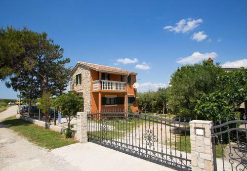Holiday Home Marija-70m From Beach