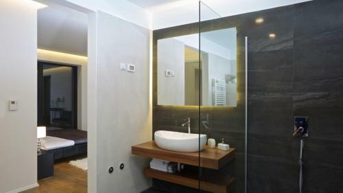 Hostal Eco-friendly Villa Aria With A Pool And A Party Room