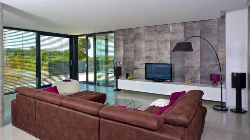 Hostal Eco-friendly Villa Aria With A Pool And A Party Room