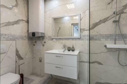 Royal Platinum Studio Apartment