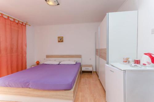 Hostal Rooms Mira