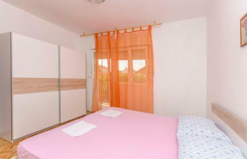 Hostal Rooms Mira