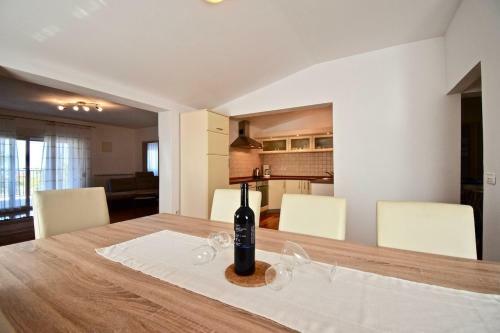 Spacious Apartment With Pool In Vodnjan