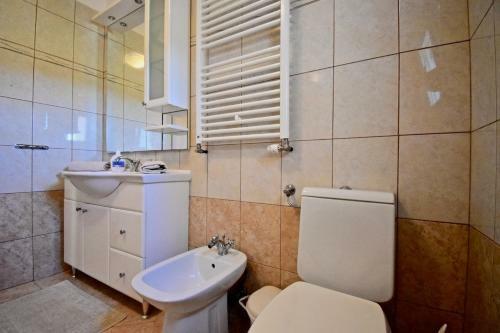 Spacious Apartment With Pool In Vodnjan