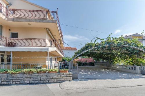 Apartments Mira