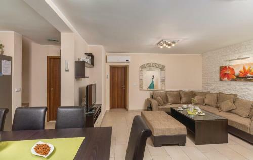 Villa Zara With Pool, Sauna, Gym And Game Room