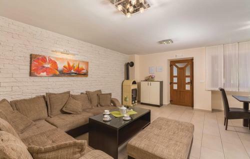 Villa Zara With Pool, Sauna, Gym And Game Room