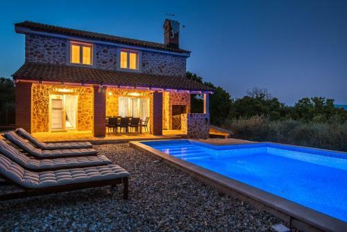 Villa Mari-with Pool