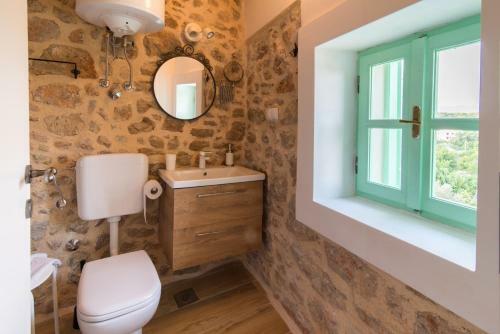 Villa Peace - Rustic With Pool