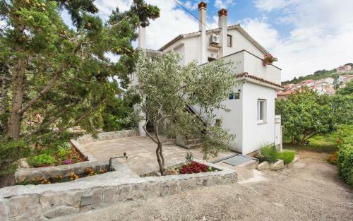 Apartments Vola