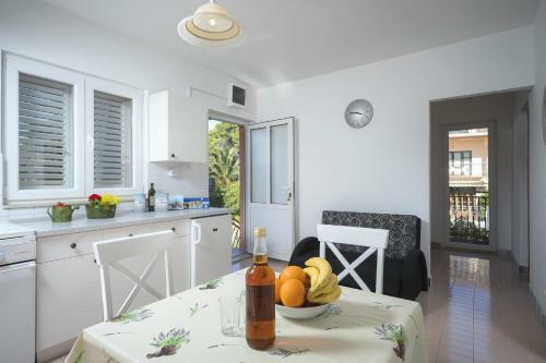 Apartment Katarina Vrboska