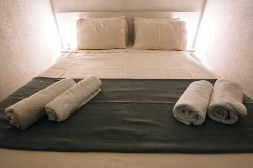 Beachfront Apartments With Private Parking Ae1183