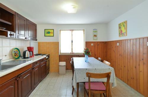 House Ve?naveri 2063