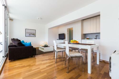 Hoplite 2br Apartment Near Centre