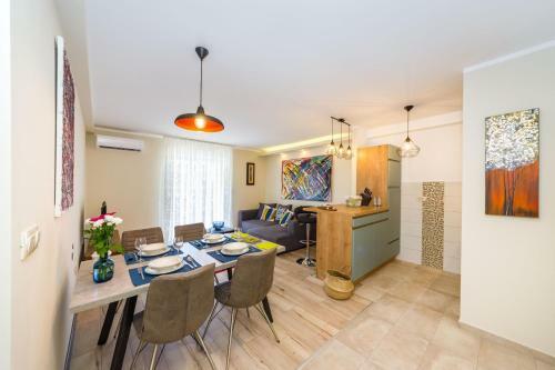 Apartamentos Ema 2br Apt. In Old Town Centre