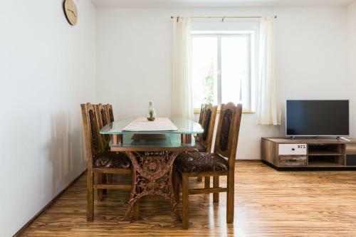 Kelava Apartments & Rooms