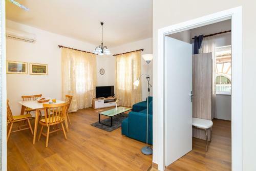 History Apartments Center