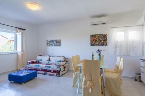 Apartments Marinka-with Backyard
