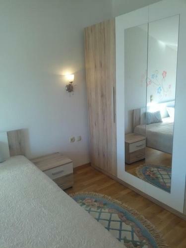 Apartments Marinka-with Backyard