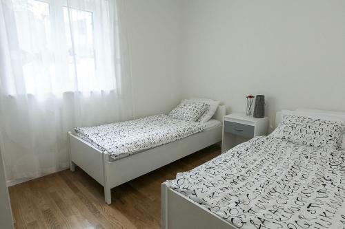 Apartments Emil-close To The Beach