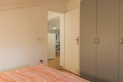 Apartments Emil-close To The Beach