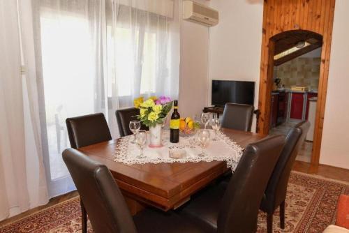 Apartments Vinko-100m From Beach