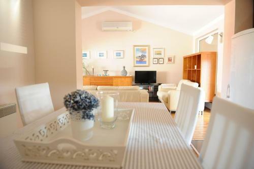 Apartment Mirjana - Near The Sea
