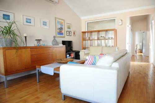 Apartment Mirjana - Near The Sea