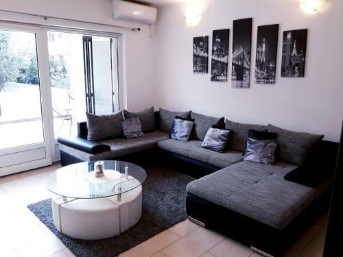 Villa Holiday Home Mia