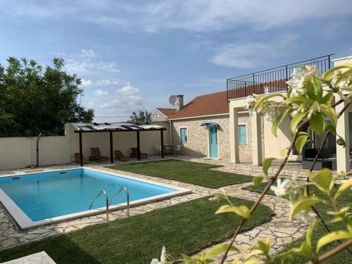 Attractive Holiday Home In Zadar With Private Swimming Pool
