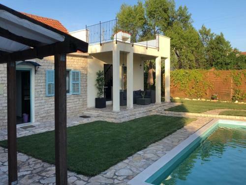Attractive Holiday Home In Zadar With Private Swimming Pool