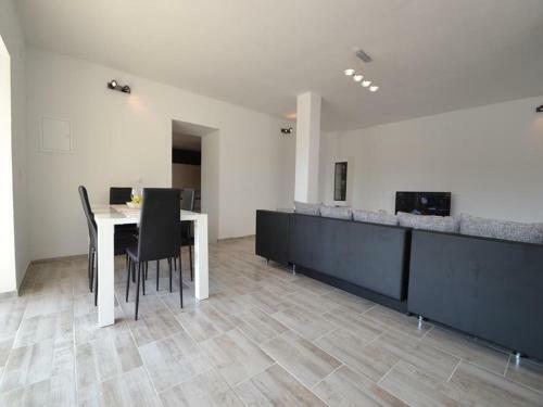 Attractive Holiday Home In Zadar With Private Swimming Pool