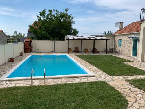 Attractive Holiday Home In Zadar With Private Swimming Pool