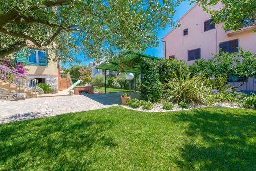 Villa Lux Nina With Six Bedrooms, Private Pool, Sauna