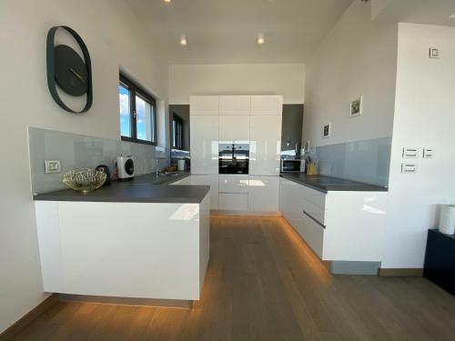 Apartamentos The View Luxury Residence With Pool