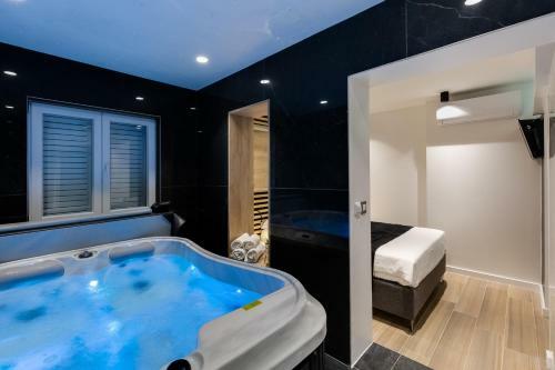 Marcius Luxury Apartment With Jacuzzi & Sauna