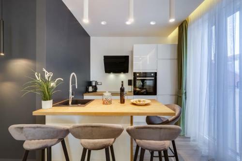 Marcius Luxury Apartment With Jacuzzi & Sauna