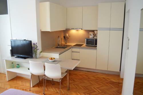 Apartments Kata - Close To Beach