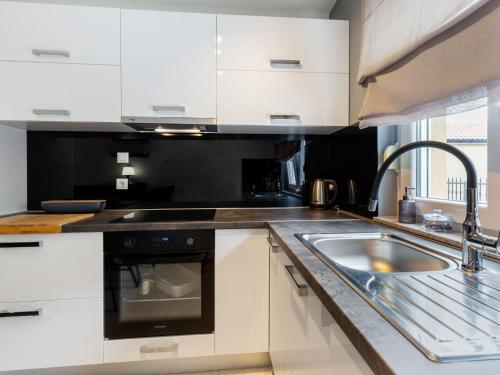 Modern Apartment In Zadar With Garden
