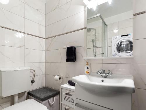 Modern Apartment In Zadar With Garden