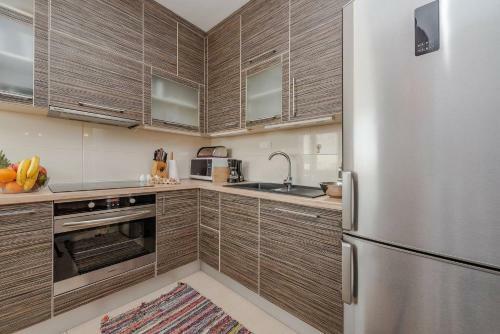Romantic Oasis Modern Apartment