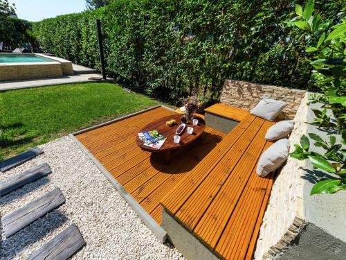 Villa With Pool Luna